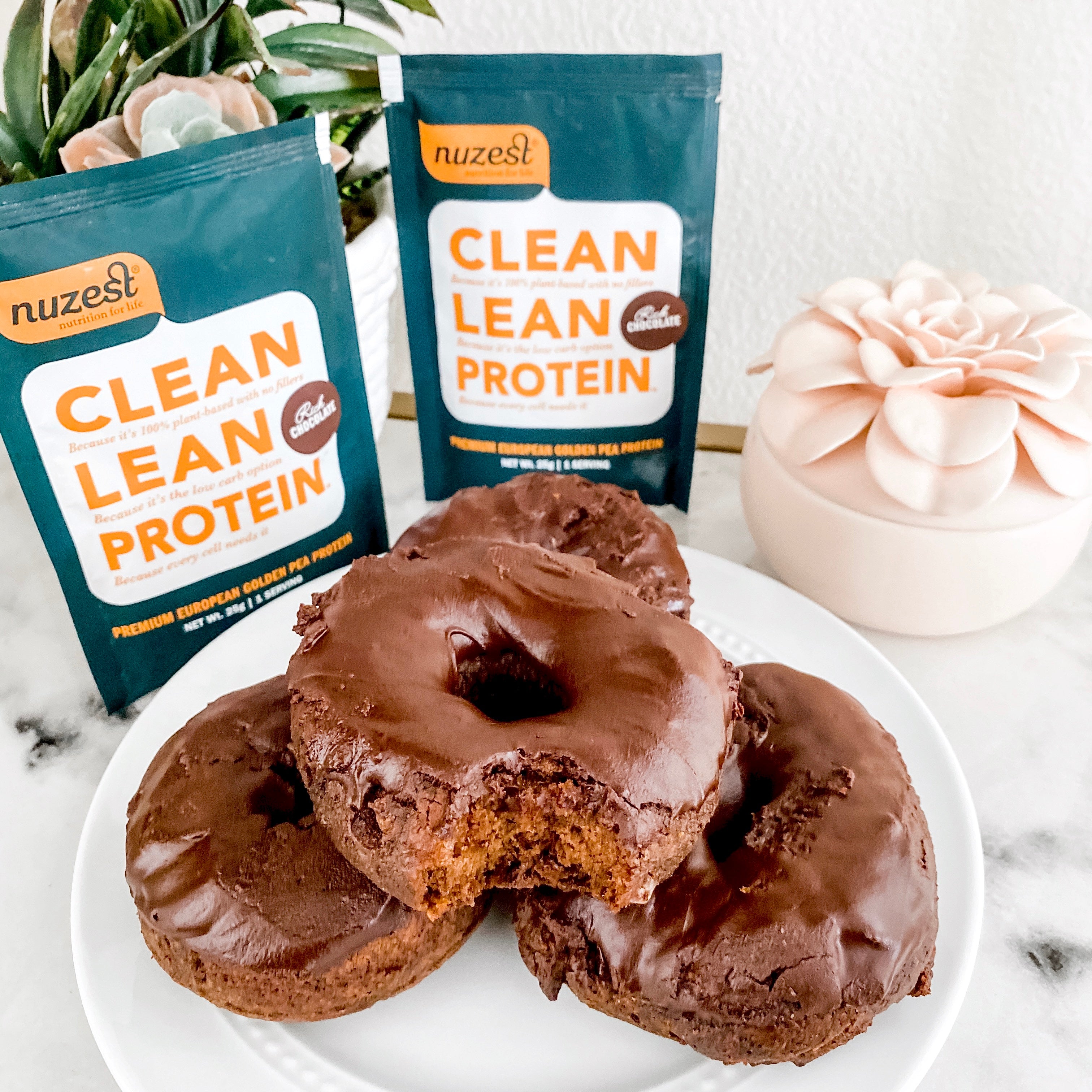 CHOCOLATE PROTEIN DONUTS